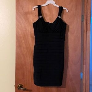 Classy black form fitting dress (mlb-tp)